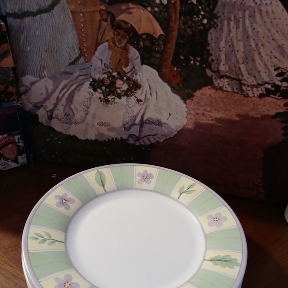 🍰🍛Good Housekeeping Water Colors “Blush”Stoneware salad plates,Set of 3 🛍 - Picture 6 of 9